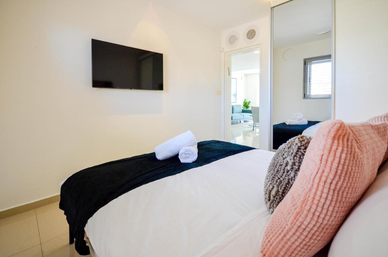 Yalarent Eucalyptus 2Br & Balcony Apt Apartment เอลัต ภายนอก รูปภาพ